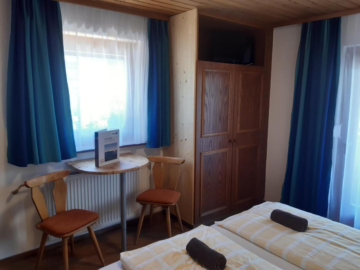 Pension Zu Hause Uttendorf Habitación foto