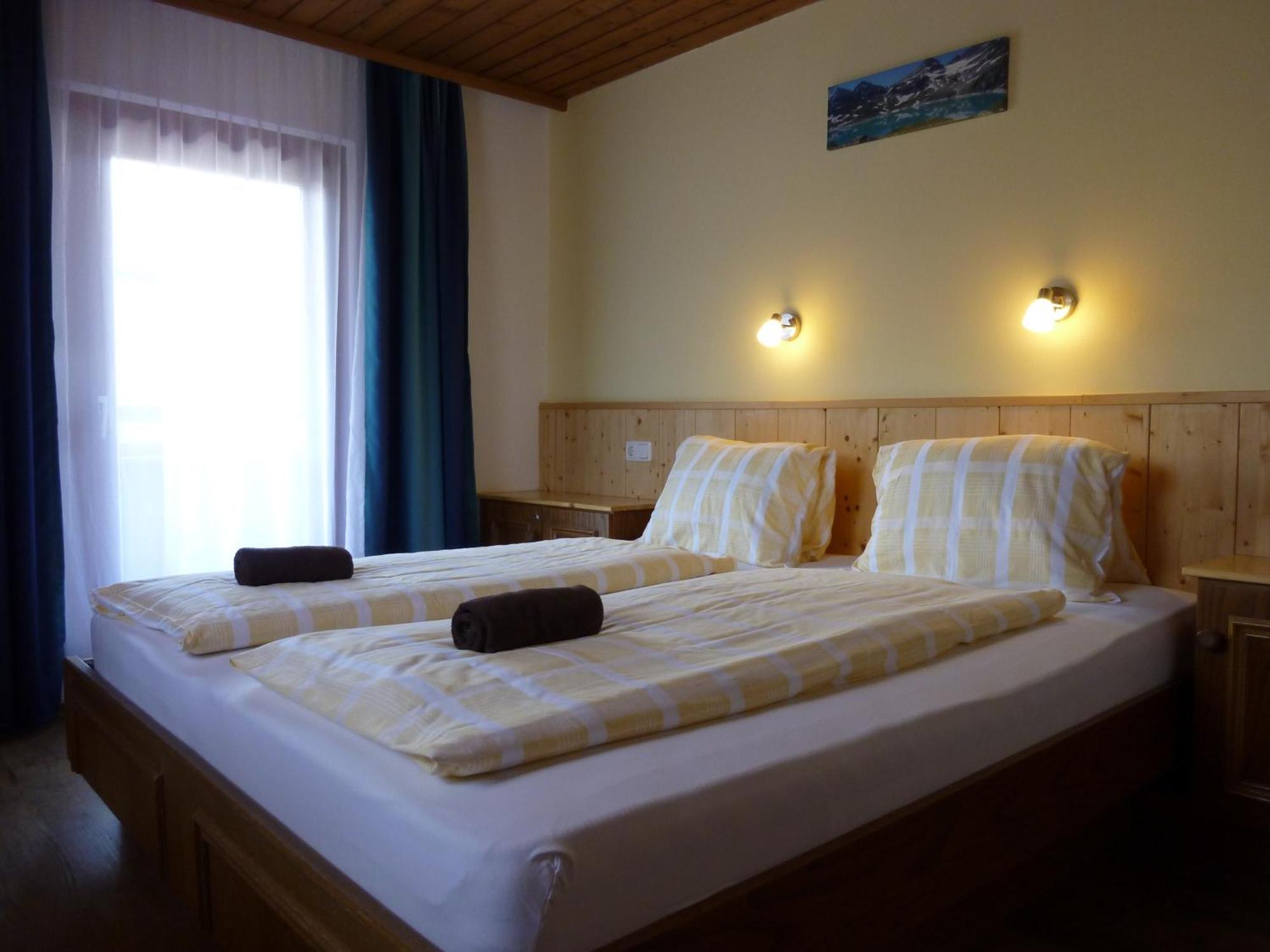 Pension Zu Hause Uttendorf Habitación foto